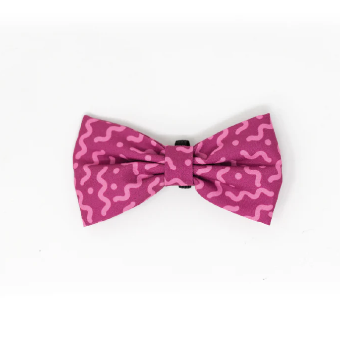 mo2 Collar Con Moño Para Perro Jack Pet Style Con Cintilla Reforzada, Costuras De Refuerzo En Forma De Zigzag Y Herraje De Acero Reforzado Con Punto De Soldadura. Color Fucsia.